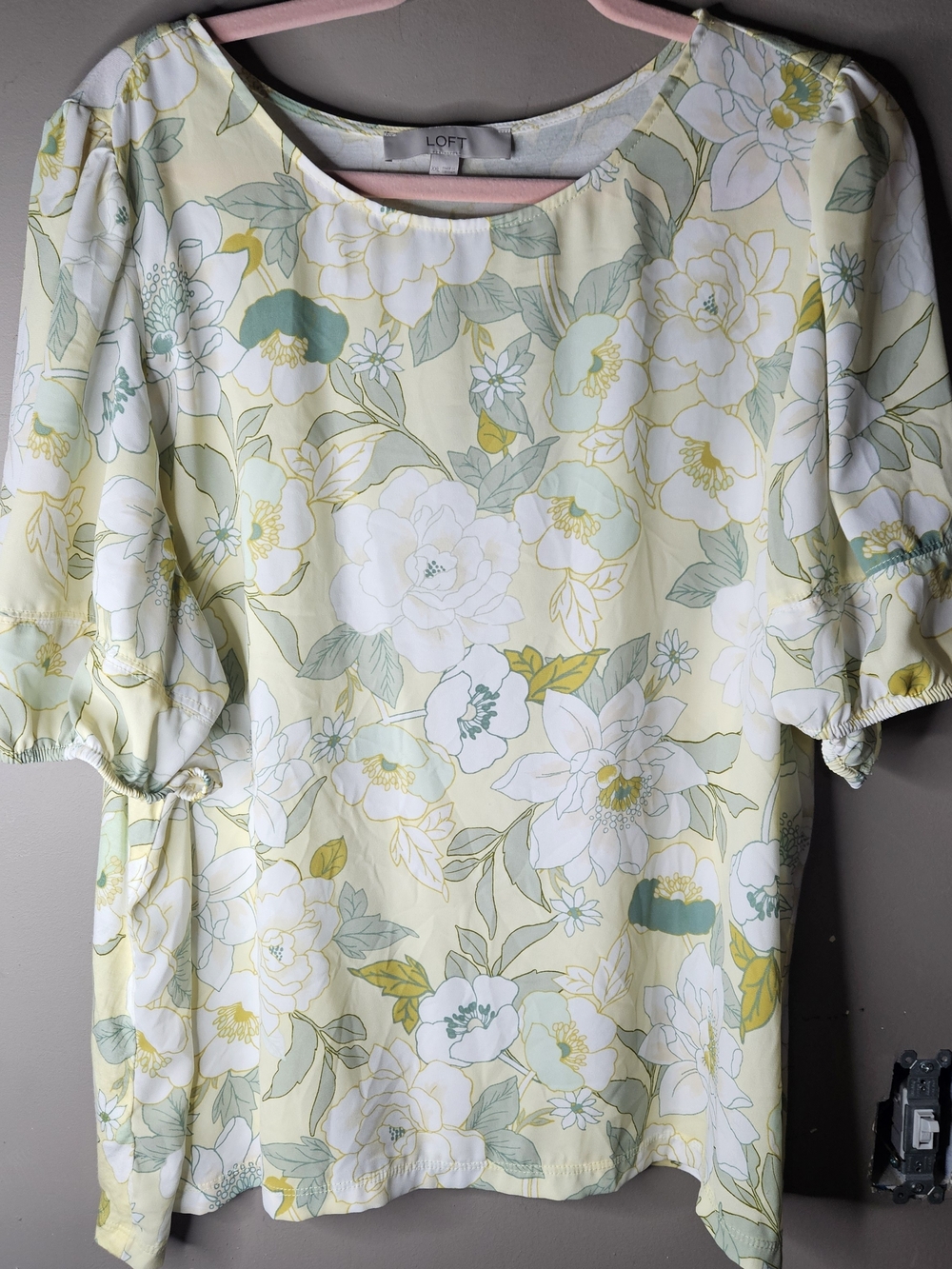 LOFT Pale Yellow Floral Puff-Sleeve Blouse Ptp 23" Length 26" Size XXL 100% Poly